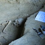 La datazione al radiocarbonio colloca l'inumazione tra la seconda metà del 1400 e l'inizio del 1600